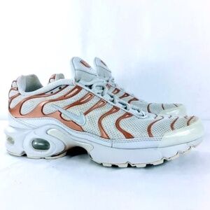 Nike Air Max Plus GS Womens Sneaker Cushioned Pure Platinum Sz 7 Y / 8.5 Womens